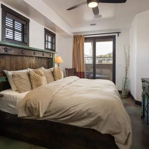 Luxury Downtown Rental (Pet Friendly) - La Dolce Vita Villas #7，位于摩押的酒店