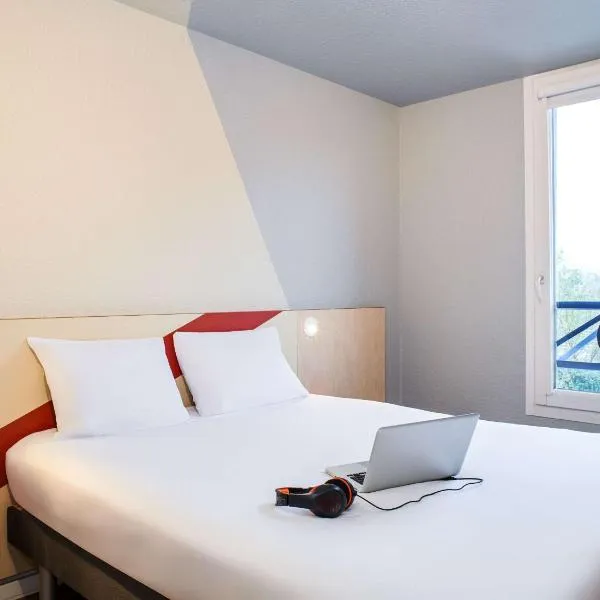 Hôtel Ibis Budget Nantes Ouest Atlantis Couëron，位于Couëron的酒店