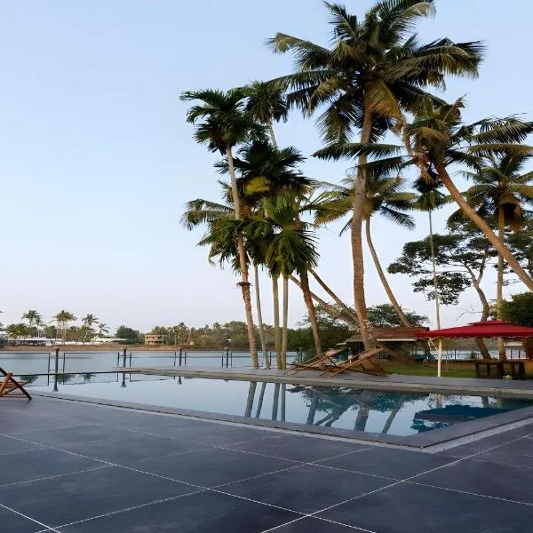 Lhasa Ayurveda and Wellness Resort - A BluSalzz Collection, Kochi, Kerala，位于Parūr的酒店