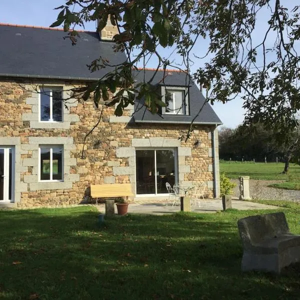 Maison chic proche du Mont Saint Michel，位于Marcilly的酒店