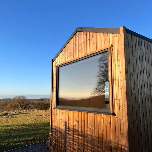 Beautiful cabins in Shaftesbury Dorset countryside，位于沙夫茨伯里的酒店