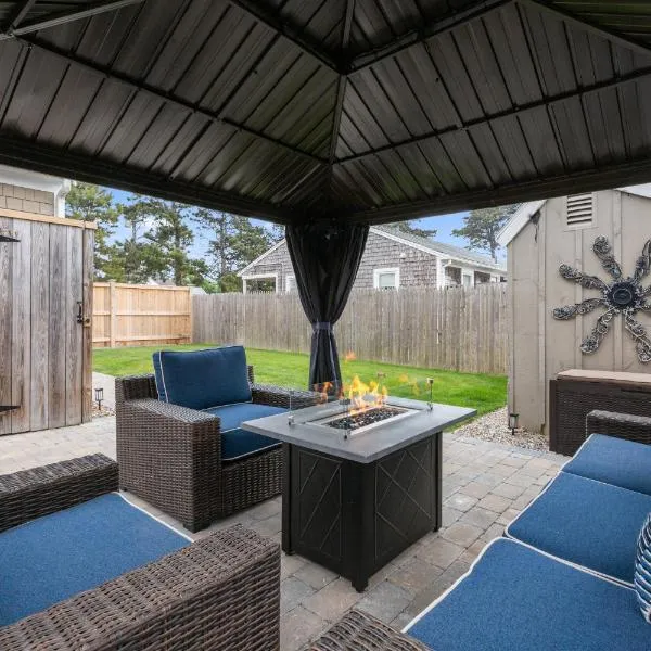3-min Walk To Beach! Private Luxury Backyard!，位于丹尼斯的酒店
