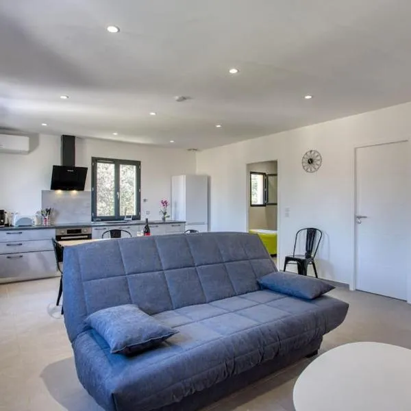 Appartement neuf Bédoin - Les Cinglés du Mont Ventoux，位于莫穆瓦龙的酒店