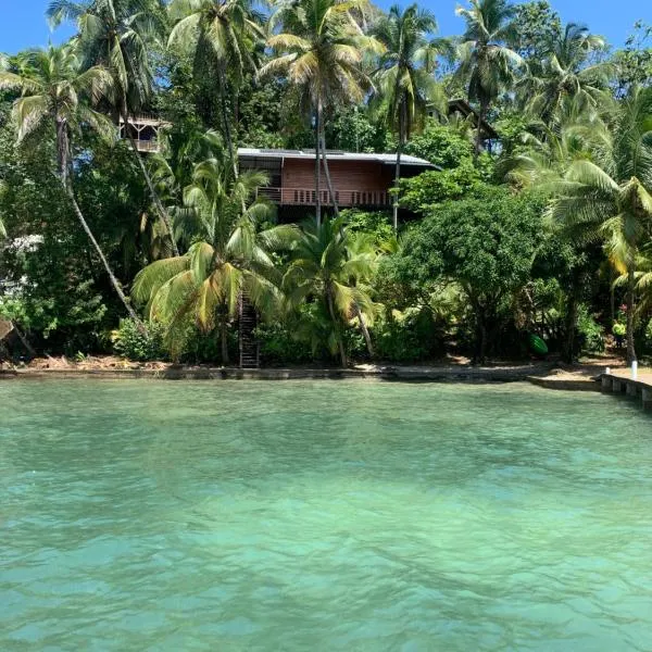 ECO House with Sea View，位于巴斯蒂门多斯的酒店