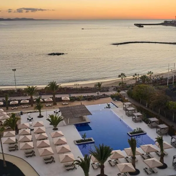 Dreams Lanzarote Playa Dorada Resort & Spa，位于Las Breñas的酒店