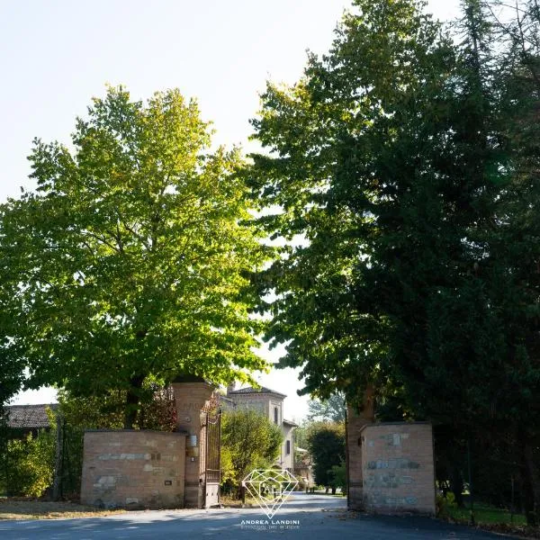 拉龙达尼纳酒店，位于Castelnuovo Fogliani的酒店