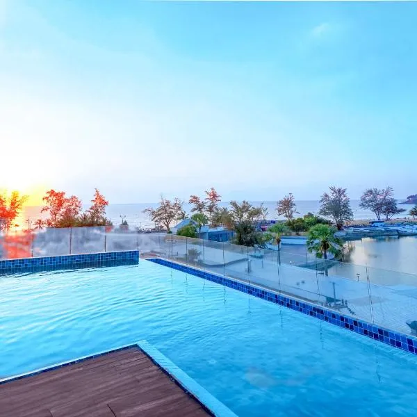 Phoenix Hotel Karon Beach，位于卡伦海滩的酒店