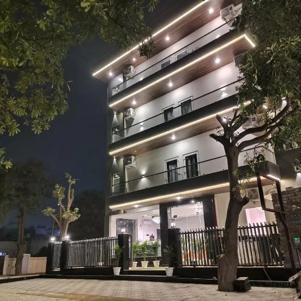 Emerald Suites，位于大诺伊达的酒店