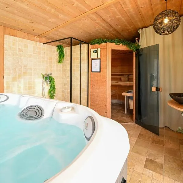 Ker Gana Sauna, jacuzzi, poêle à bois，位于Plourin的酒店
