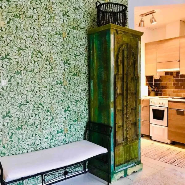 Viehättävä yksiö merellisessä Kotkassa.，位于科特卡的酒店