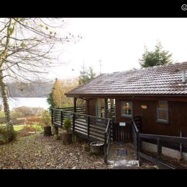 The Crannog on Loch Tay，位于斯特拉西尔的酒店