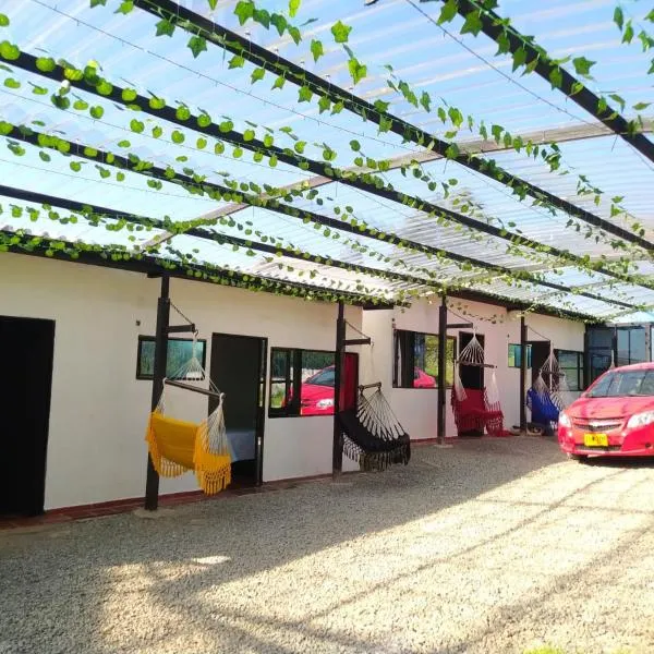 Hotel Chimeneas del Dorado，位于Sesquilé的酒店