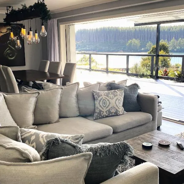 Luxury Lake House Retreat，位于Mangakino的酒店