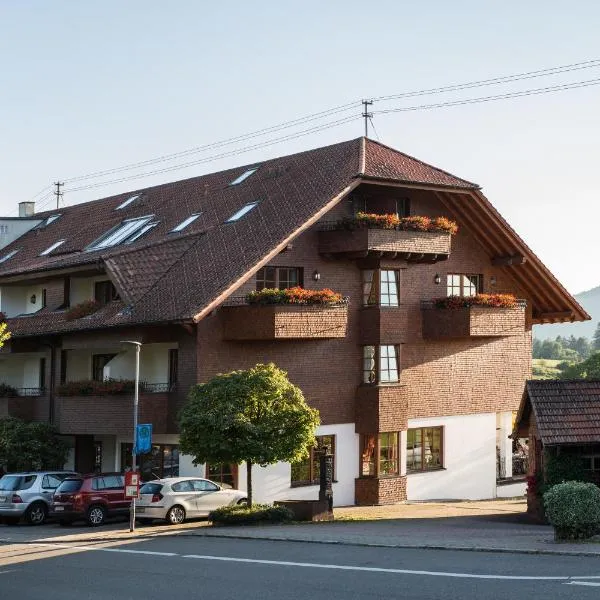 Hotel Restaurant Vinothek LAMM，位于Straubenhardt的酒店