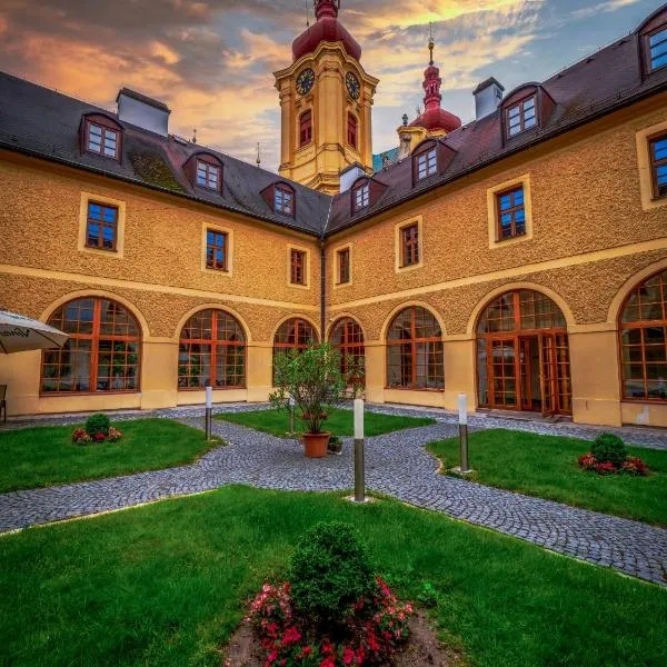Klášter Hejnice - vzdělávací, konferenční a poutní dům，位于Dolní Oldřiš的酒店