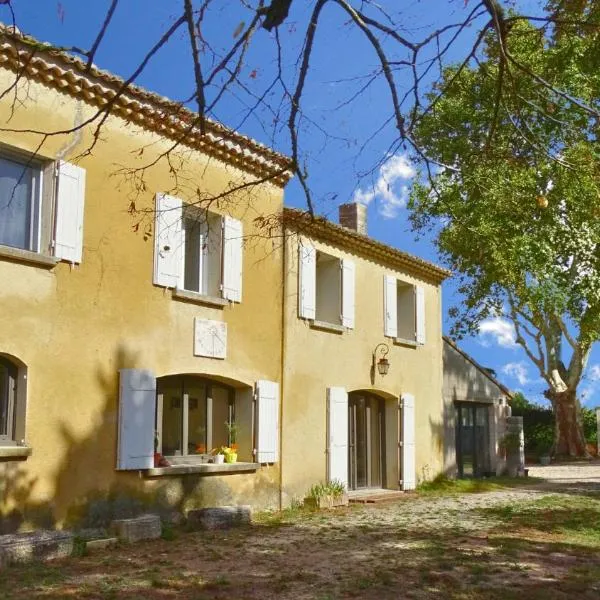 Logement charme provençal，位于Cabannes的酒店