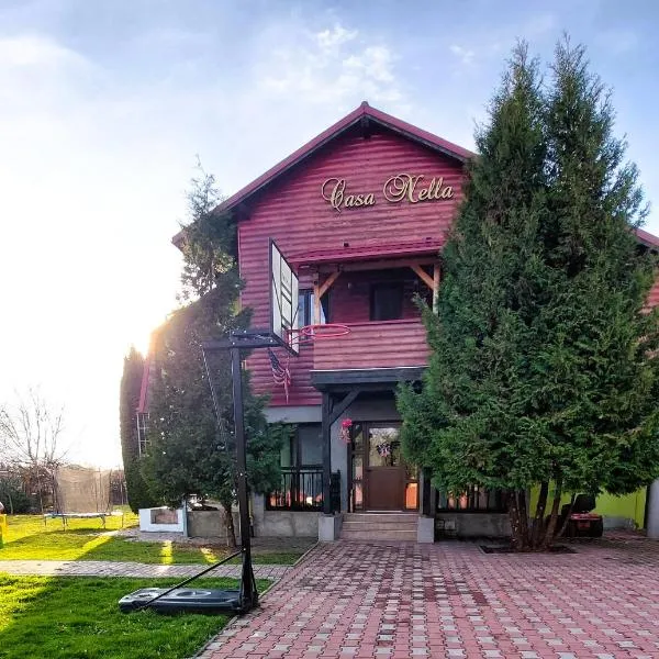 Casa Nella，位于Hălchiu的酒店