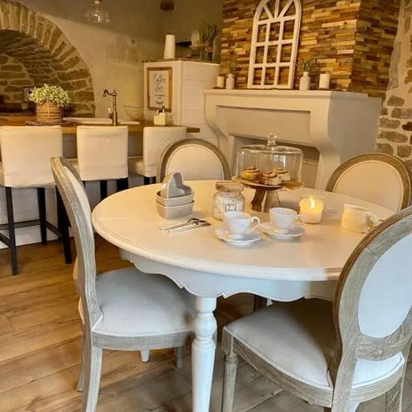 L'écrin, charmant cottage aux portes de la cité médiévale de Semur-en-Auxois，位于Chevigny的酒店