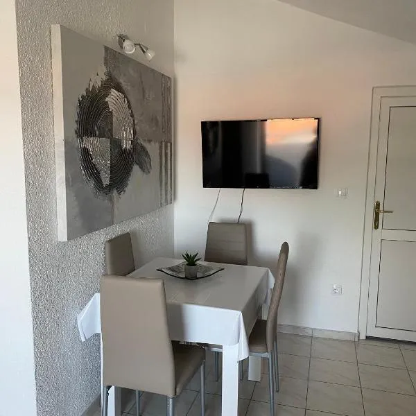 Apartmani Filip，位于波达卡的酒店