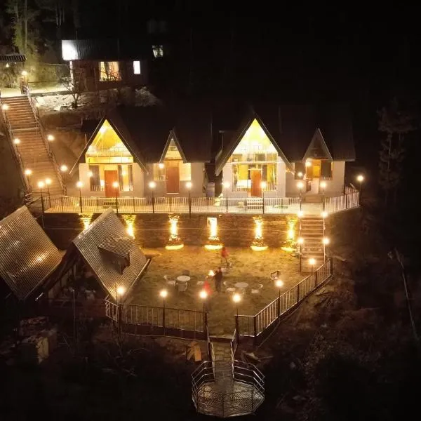 Snowind Cottages，位于Pāīn Kūfar的酒店