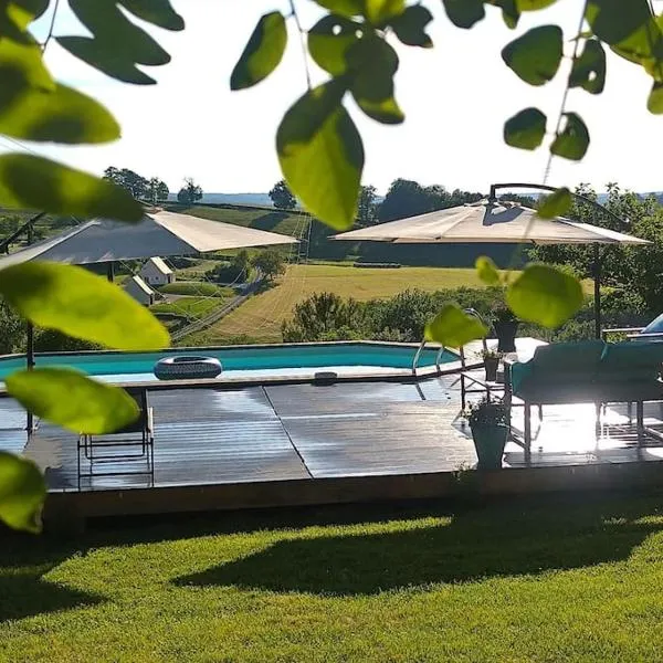 Villa avec piscine chauffée Périgord Dordogne，位于Marnac的酒店