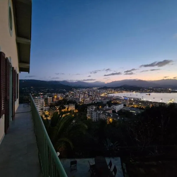 VILLA BELVEDERE D'AJACCIO, VILLA ENTIERE VUE MER POUR 2 à 10 VOYAGEURS，位于阿雅克修的酒店