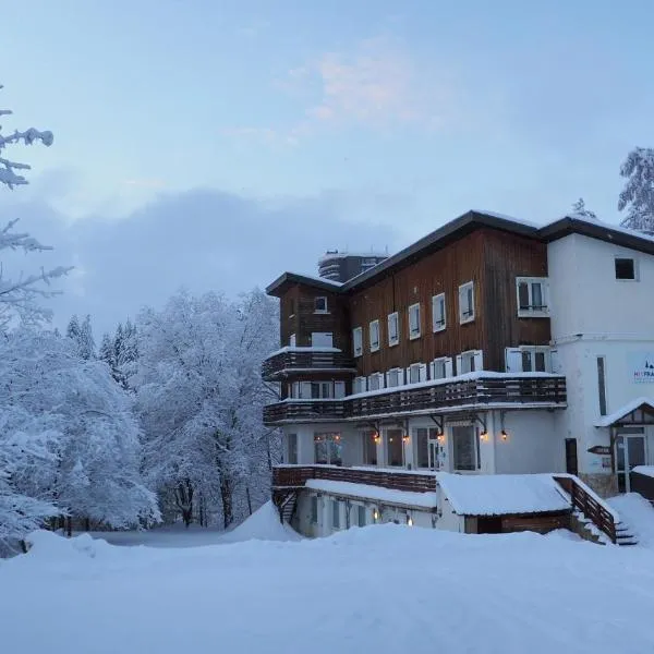 Auberge de Jeunesse HI Chamrousse，位于尚鲁斯的酒店