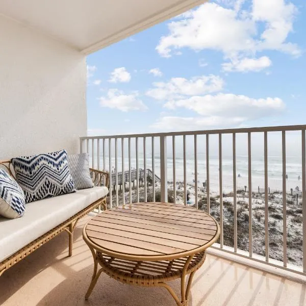 SeaGlass - Oceanfront with expansive balcony，位于沃尔顿堡滩的酒店
