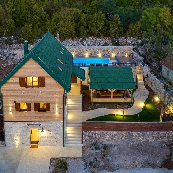 SOKOL - Falcon's nest villa，位于Gračac的酒店