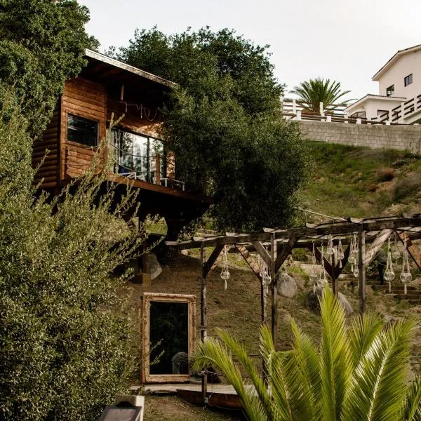 Boskenvid Hotel - Romantic Treehouses & Skypool，位于瓜达鲁佩镇的酒店