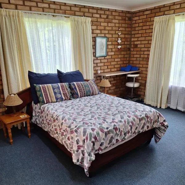 Woodpecker Bachelor Cottage，位于博克斯堡的酒店