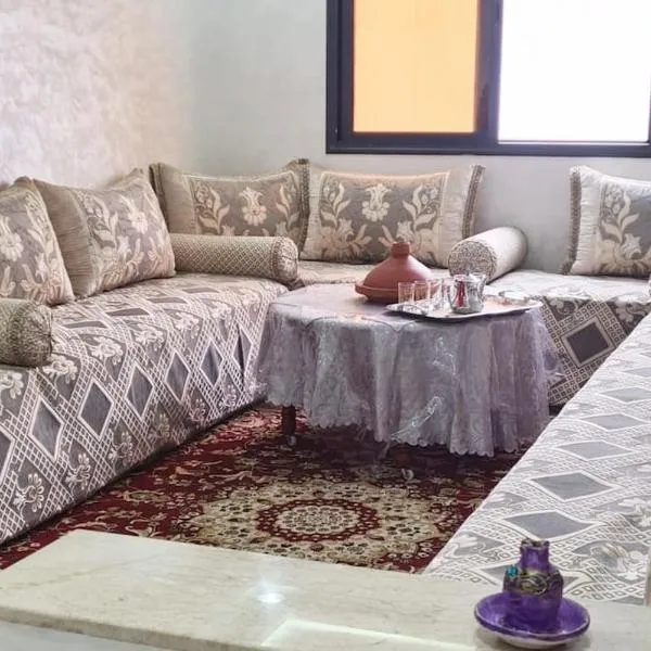 Apartment close to CMN-Airport Casablanca，位于Dah Hammou Ben Cheïkh的酒店