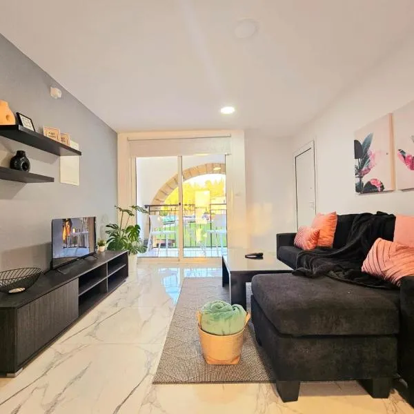 1BD Beach Apartment，位于帕福斯的酒店