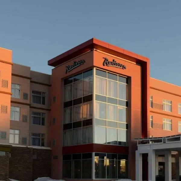 Radisson Kingswood Hotel & Suites, Fredericton，位于茅斯欧奇维克的酒店