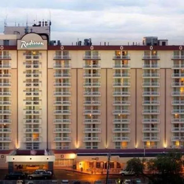 Radisson Hotel JFK Airport，位于谷溪的酒店