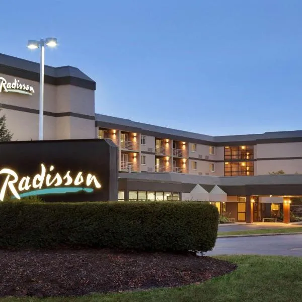 Radisson Akron-Fairlawn Copley，位于沃兹沃思的酒店