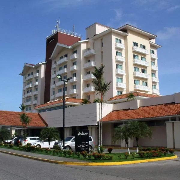 科隆2000丽笙酒店，位于Pueblo Nuevo的酒店