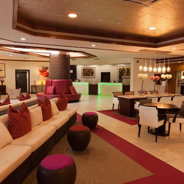 特立尼达丽笙酒店，位于Maraval的酒店