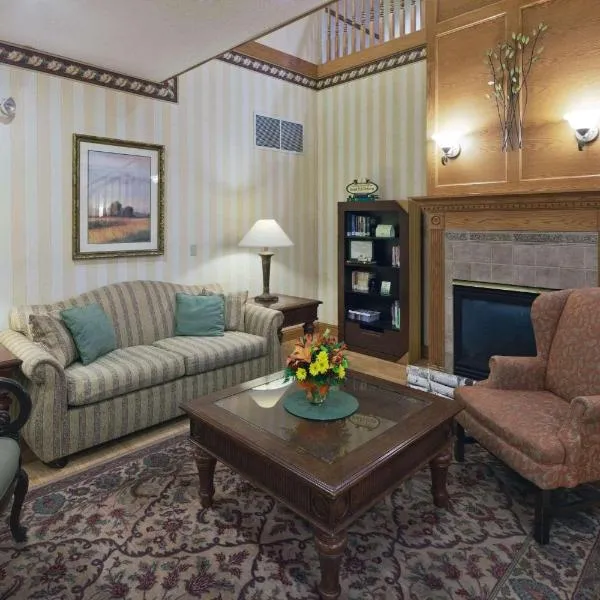 Country Inn & Suites by Radisson, Prairie du Chien, WI，位于Marquette的酒店