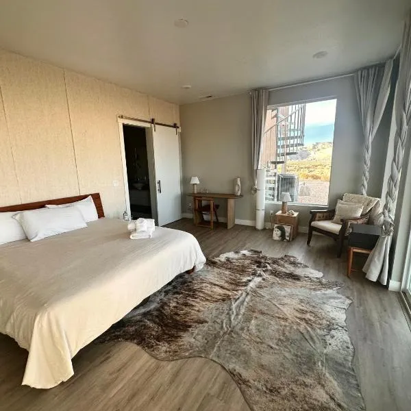 Canyon Oasis suite with Grand Mesa view，位于比格沃特的酒店