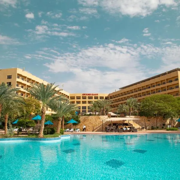 East hotel，位于Al Kafrayn的酒店