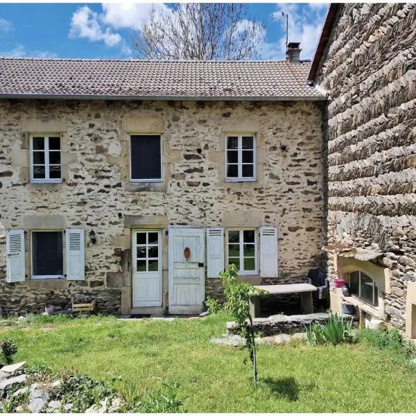Maison de campagne，位于Saint-Étienne-Lardeyrol的酒店