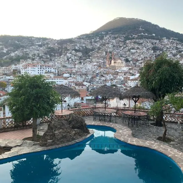 Hotel Cielito Lindo, Taxco，位于塔斯科·德·阿拉尔孔的酒店
