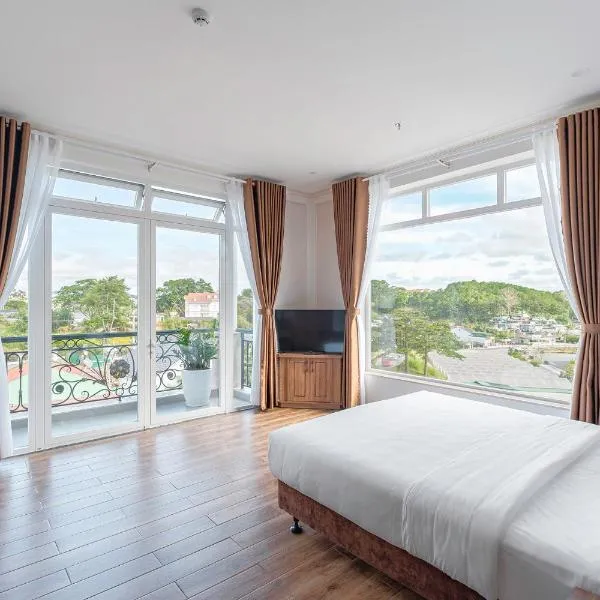 PINE VIEW Hotel Dalat，位于大叻的酒店