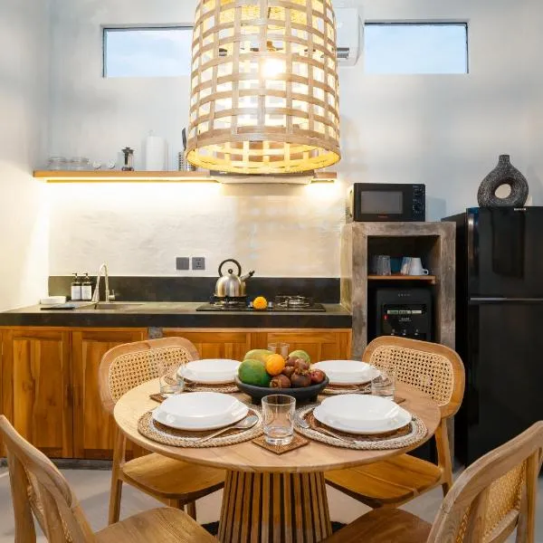 Alaya Homes C - Elegant Japandi Loft Suite in Seminyak，位于塞米亚克的酒店