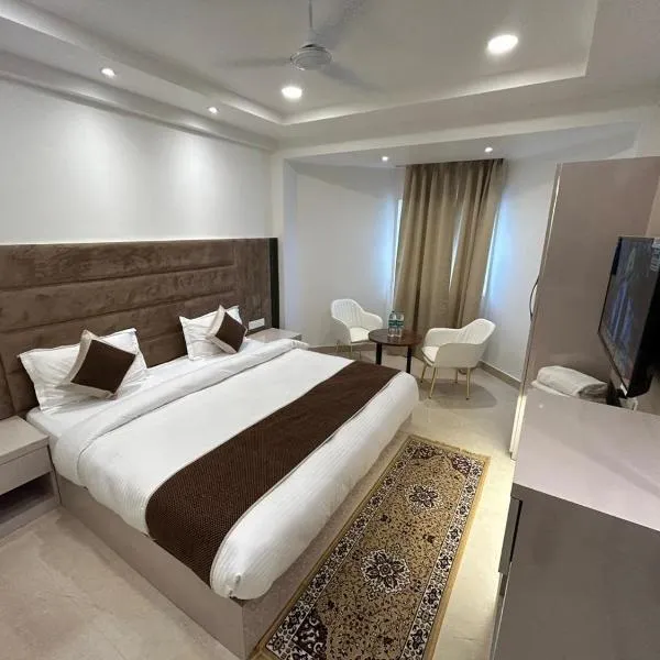Hotel President Agra near Taj mahal，位于Tūndla的酒店