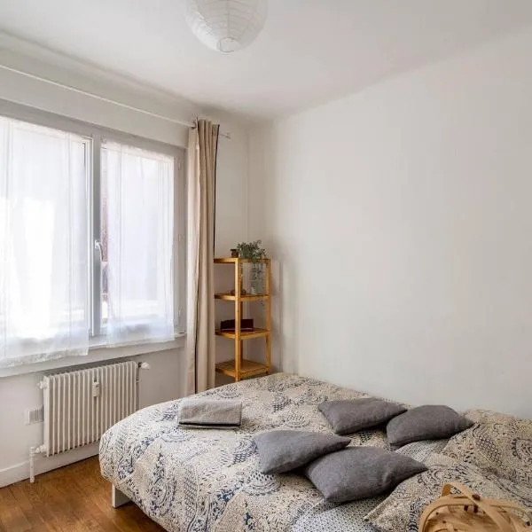 Chambre Double avec Salle de Bains Commune，位于里昂的酒店