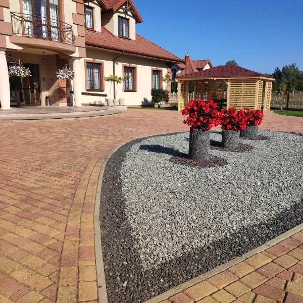 Pensjonat Wioletta，位于奥斯特罗文卡的酒店