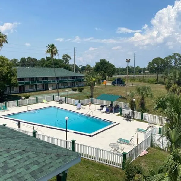 佛罗里达绿地旅馆，位于芒特多拉的酒店