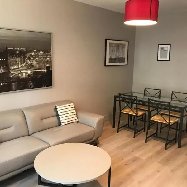 Pavillon 1 à 4 personnes chez l’habitant parfait pour une famille，位于巴纽的酒店